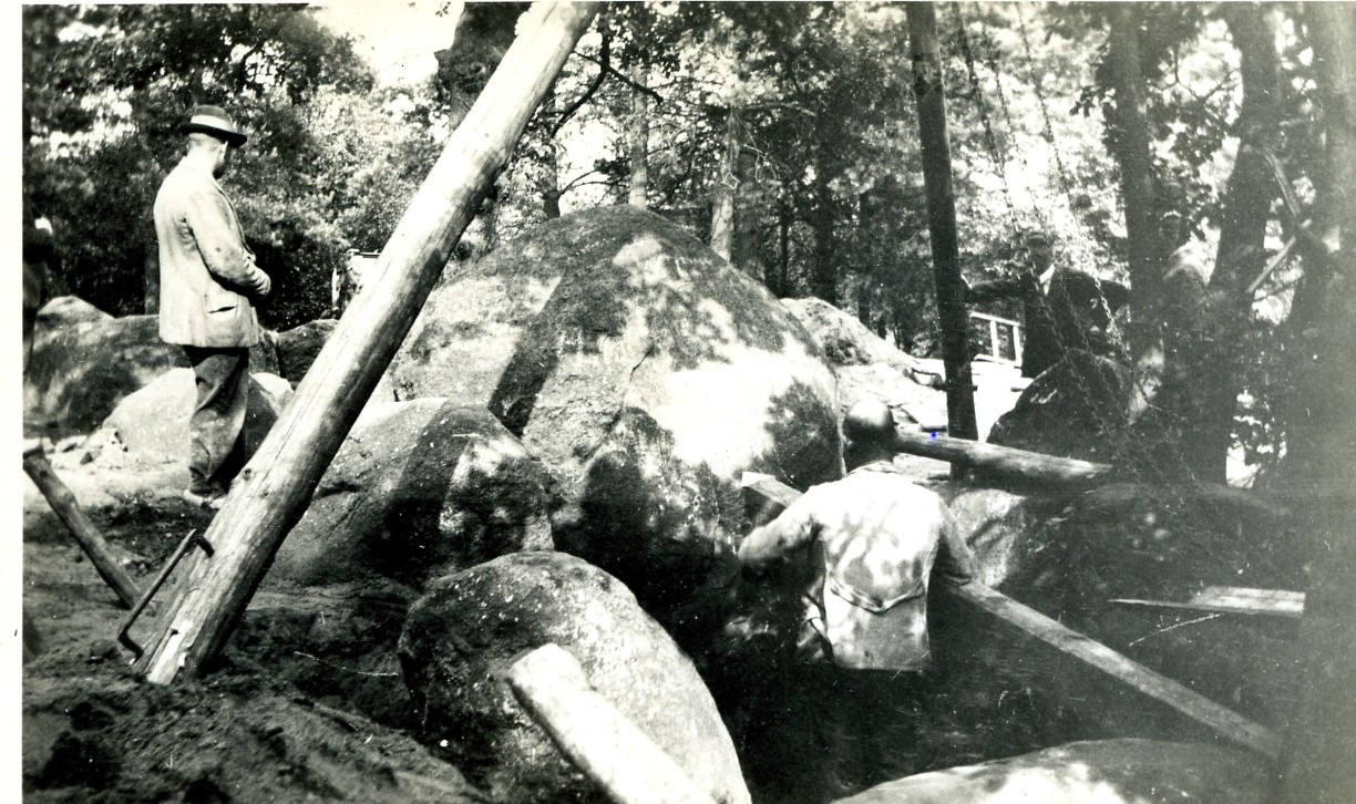Die Baumaßnahmen an den Düwelsteenen 1932 (Foto: Kreisarchiv Borken).